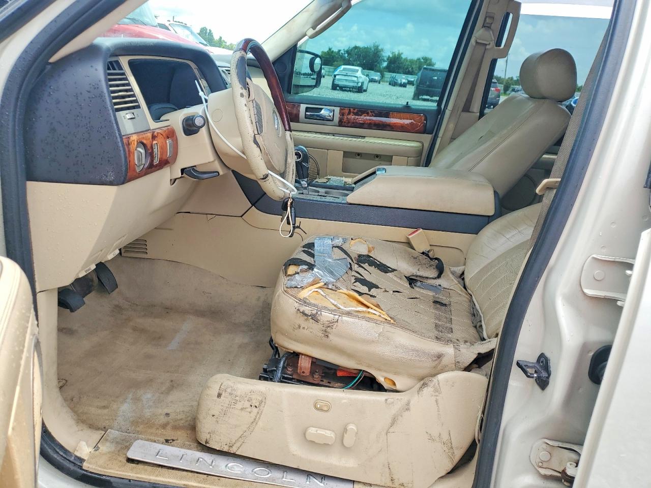 2006 Lincoln Navigator Tan vin: 5LMFU27536LJ04400