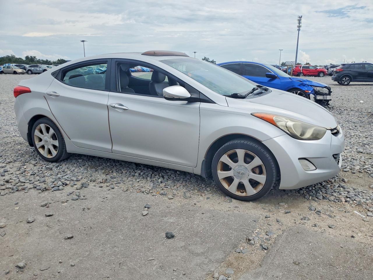 2013 Hyundai Elantra Limited Silver vin: KMHDH4AE6DU689502