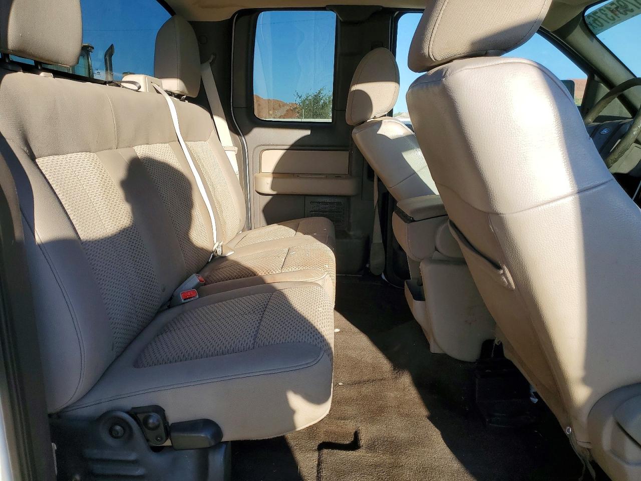 2010 Ford F150 Super Cab Белый vin: 1FTVX1CVXAKC18693