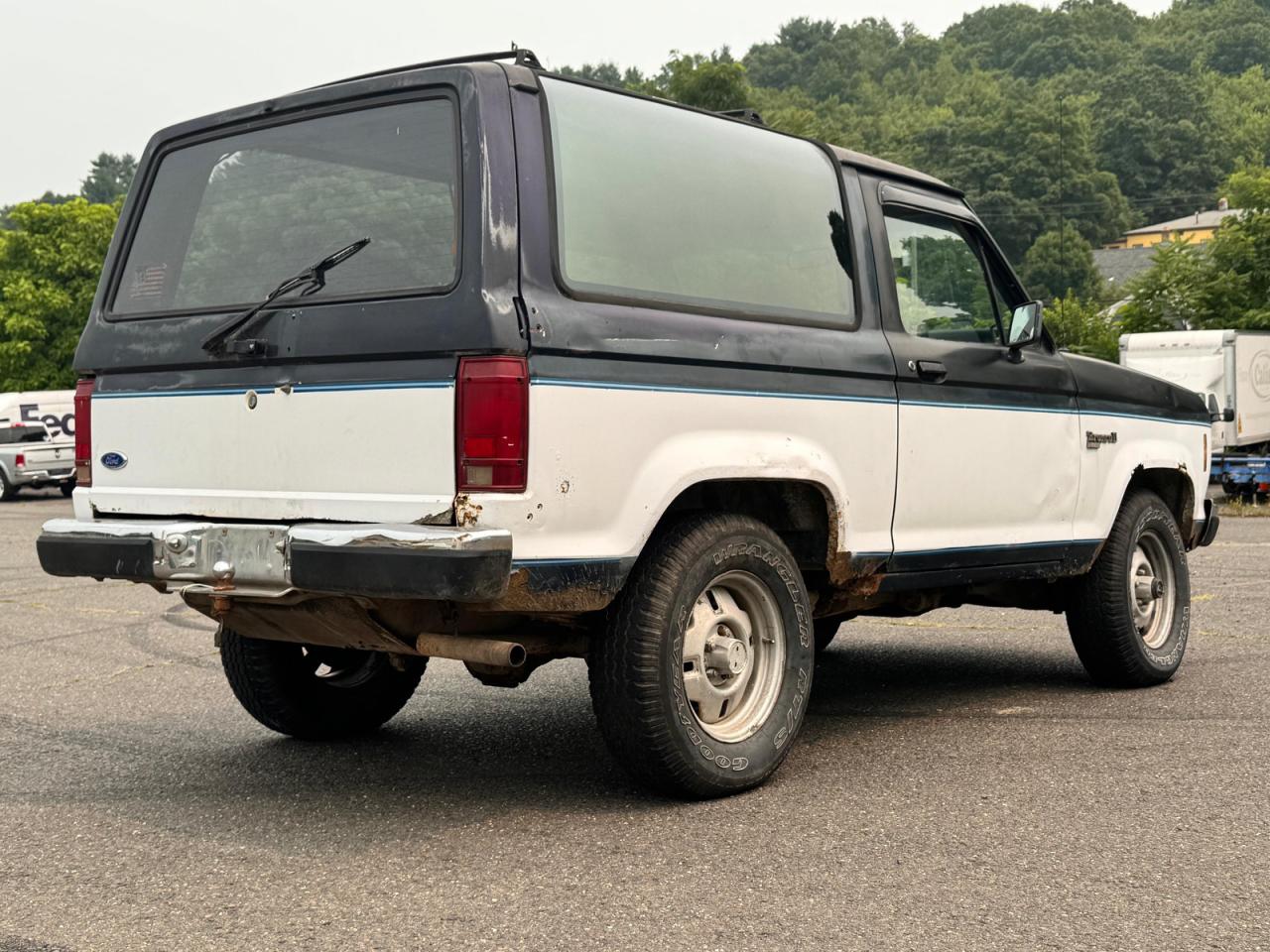 1988 Ford Bronco Ii Blue vin: 1FMCU14T7JU838491
