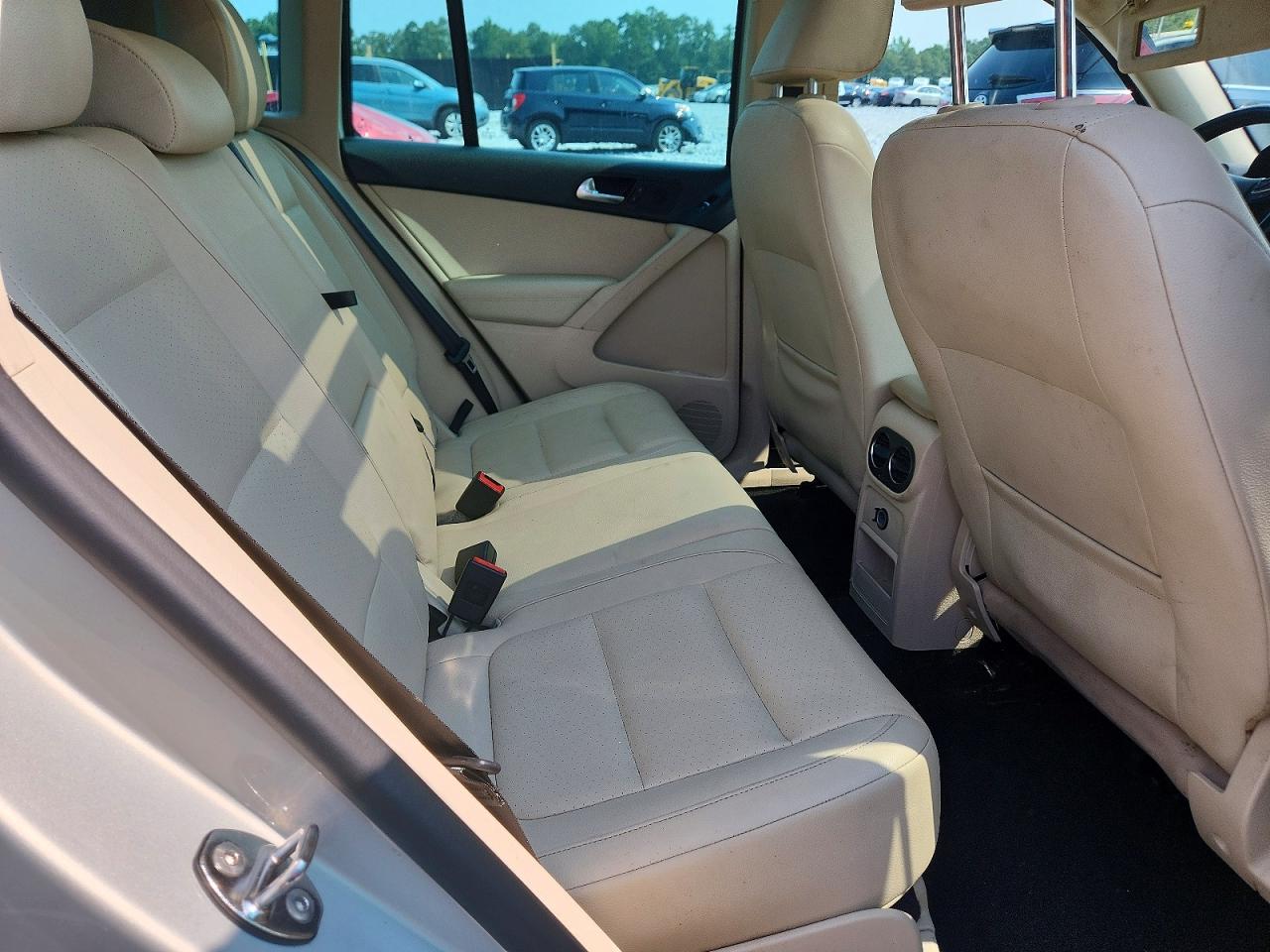 2012 Volkswagen Tiguan S Silver vin: WVGAV7AX0CW536955