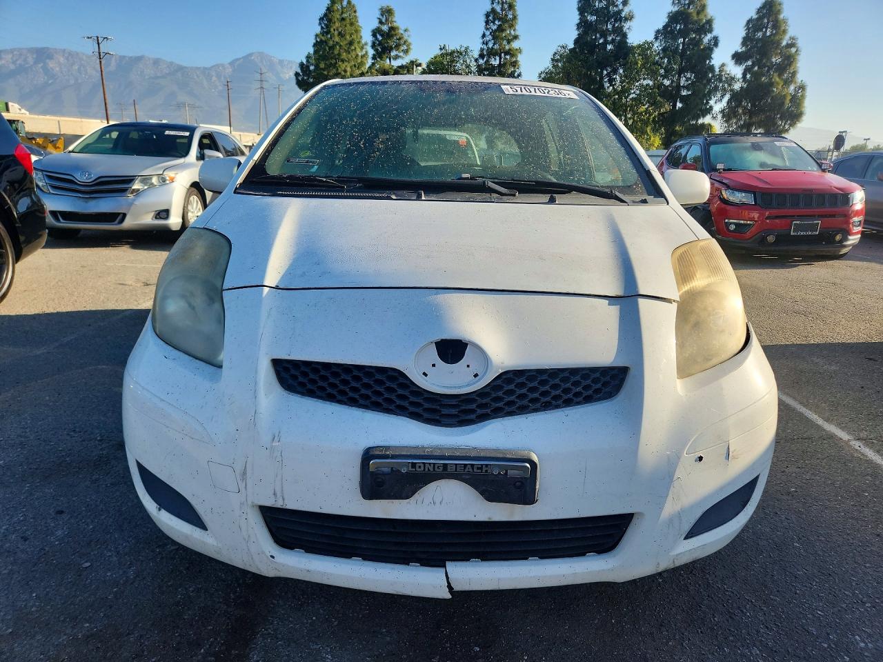 2011 Toyota Yaris Base Белый vin: JTDKT4K36B5331721