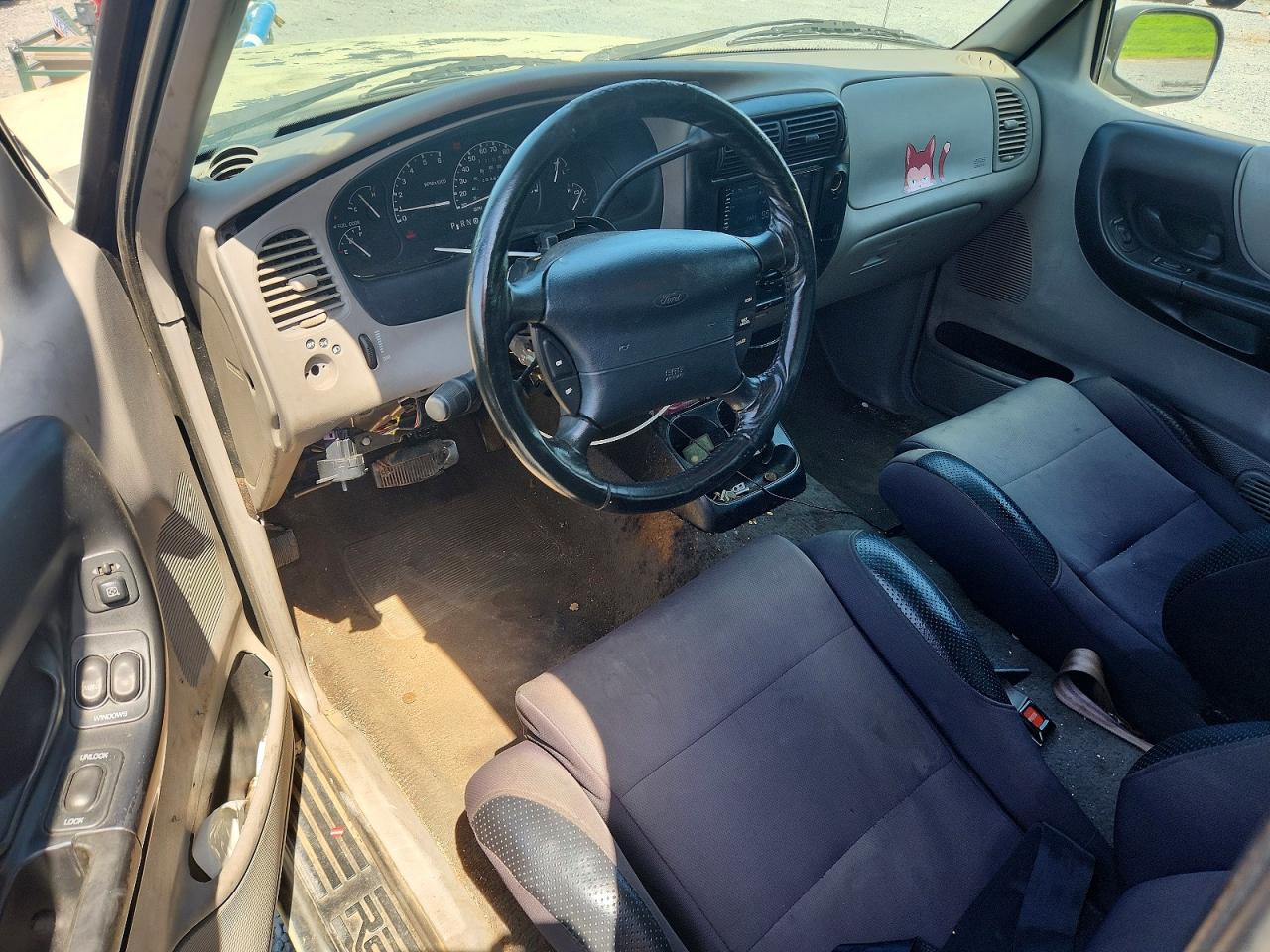 1999 Ford Ranger Super Cab Желтый vin: 1FTYR14V2XTA94136