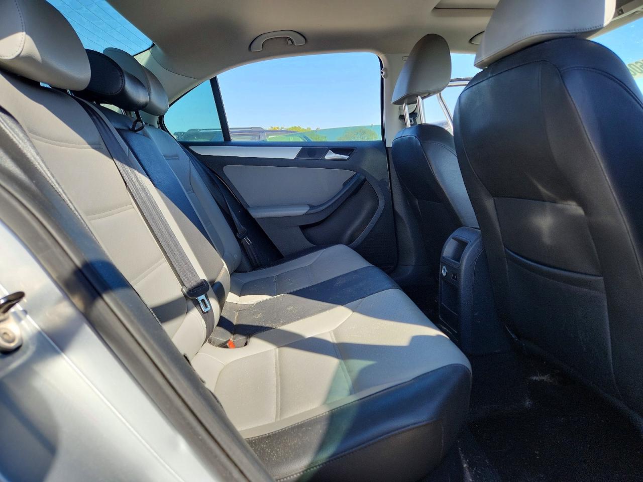 2014 Volkswagen Jetta Hybrid Серебряный vin: 3VW637AJ6EM266853