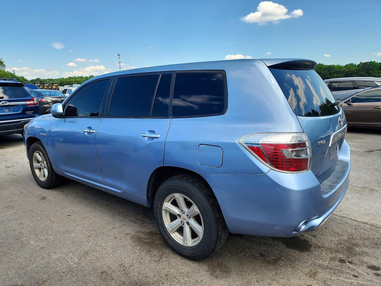 2008 Toyota Highlander Hybrid Blue vin: JTEEW41A482023974