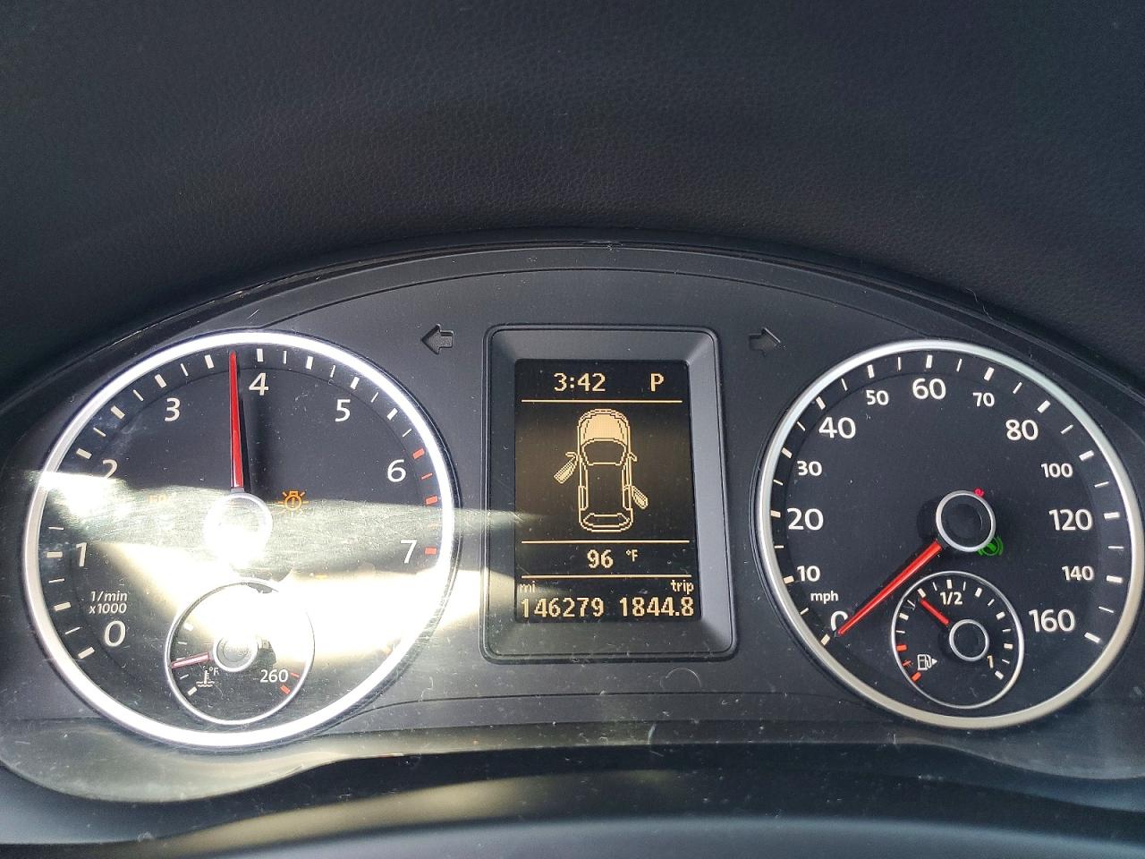 2013 Volkswagen Tiguan S Серый vin: WVGAV7AX1DW547741