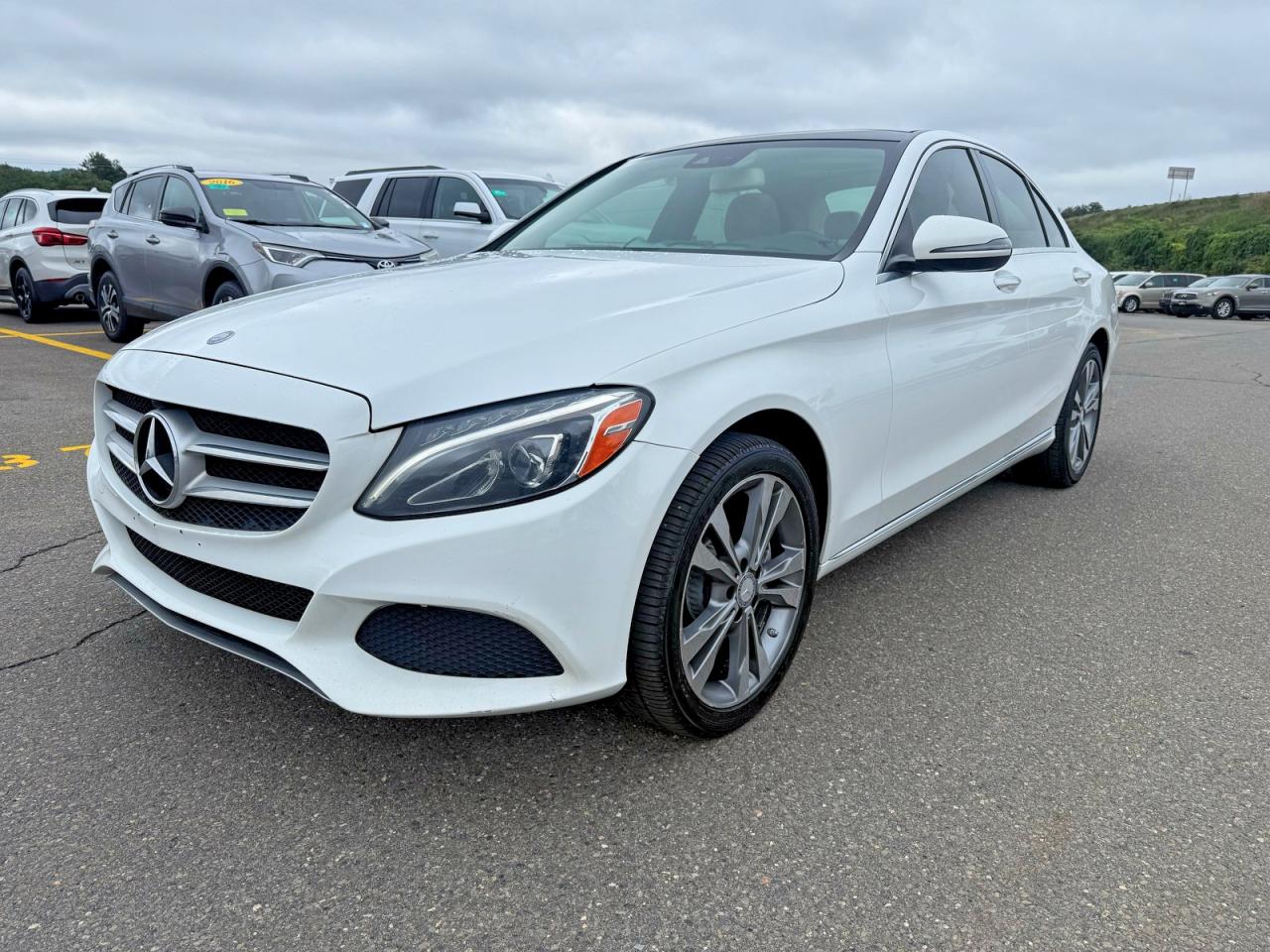 2017 Mercedes-benz C 300 4matic White vin: 55SWF4KB7HU198313