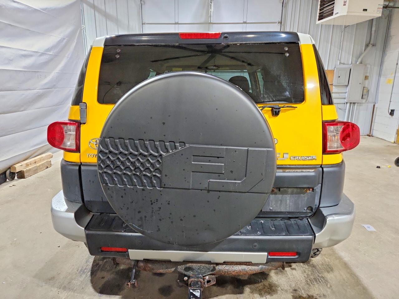 2008 Toyota Fj Cruiser Base Yellow vin: JTEBU11F08K017897