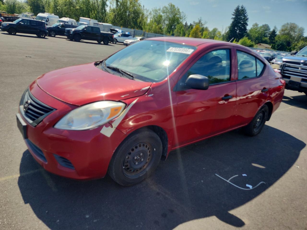2014 Nissan Versa 1.6 S Red vin: 3N1CN7AP0EL818893