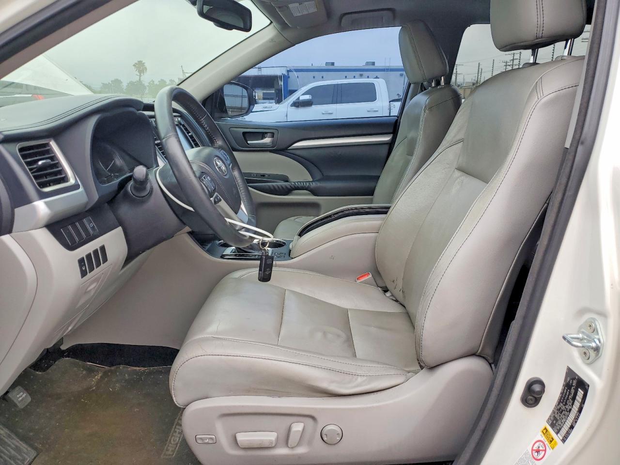 2014 Toyota Highlander Xle White vin: 5TDKKRFH6ES027308