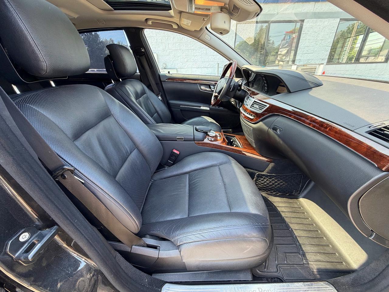 2012 Mercedes-benz S 550 4matic Black vin: WDDNG9EB5CA490925