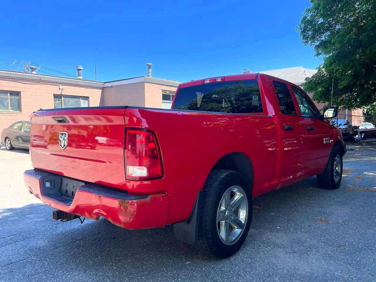 2016 Ram 1500 St Red vin: 1C6RR7FT4GS123183