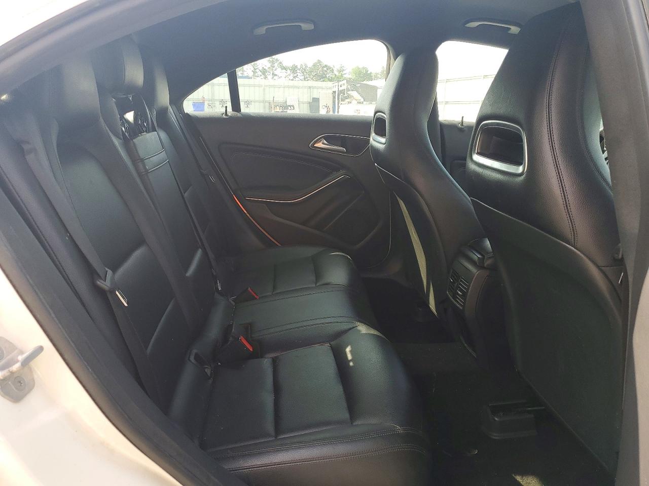 2015 Mercedes-benz Cla 250 Белый vin: WDDSJ4EB2FN182695