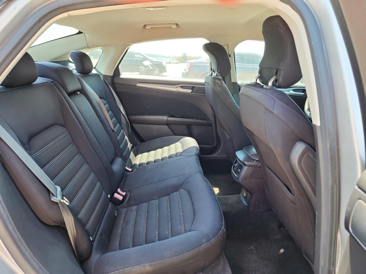 2015 Ford Fusion Se Silver vin: 1FA6P0H71F5102674