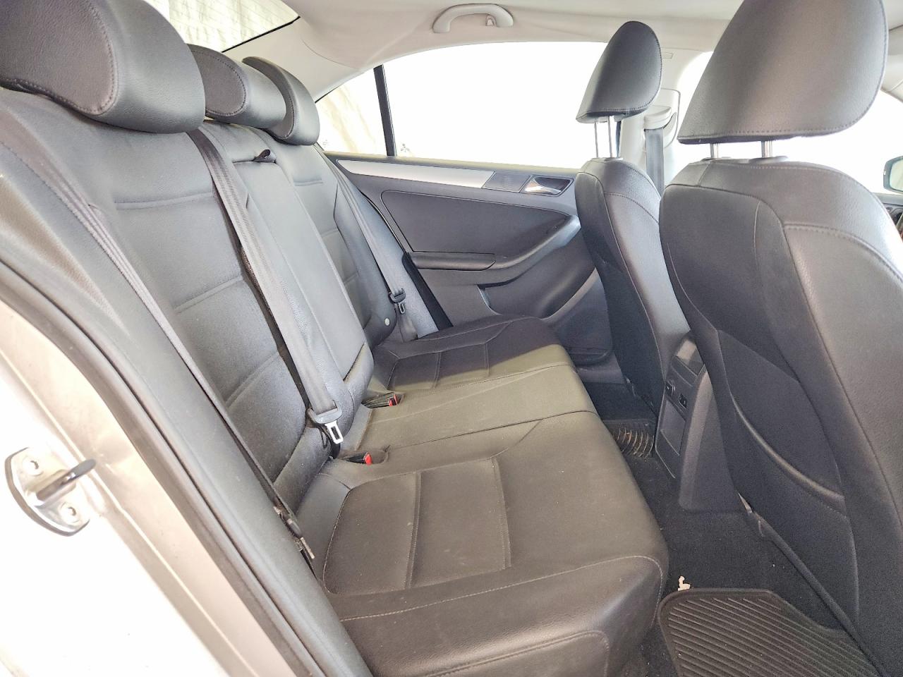 2012 Volkswagen Jetta Tdi Silver vin: 3VWLL7AJ4CM323146