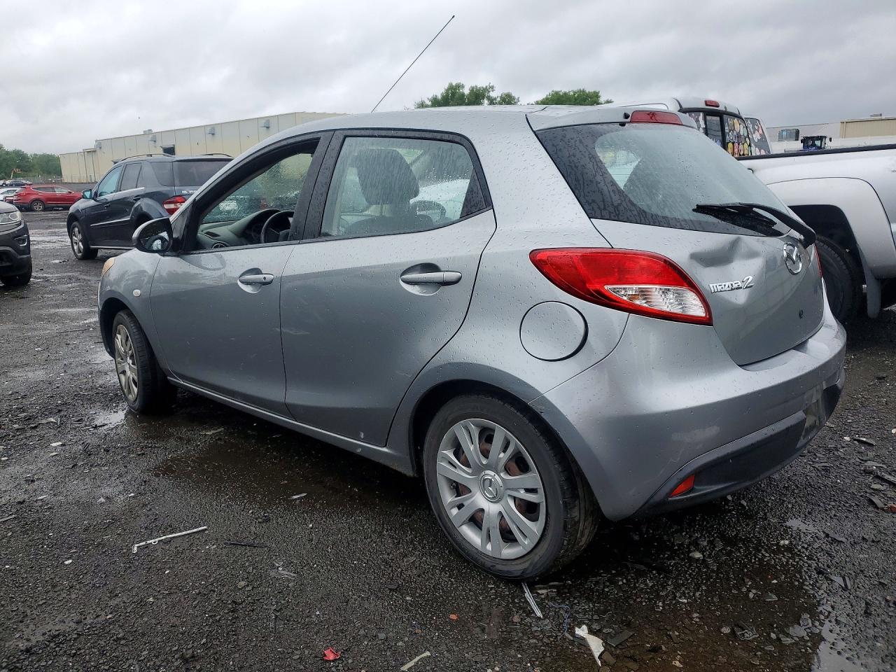 2014 Mazda Mazda2 Sport Серебряный vin: JM1DE1KZ1E0176695
