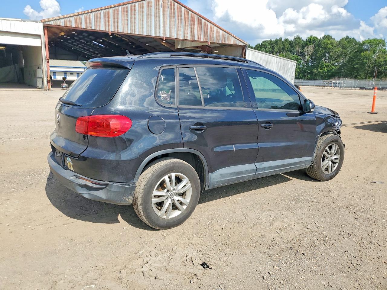 2016 Volkswagen Tiguan S Black vin: WVGAV7AX4GW517525