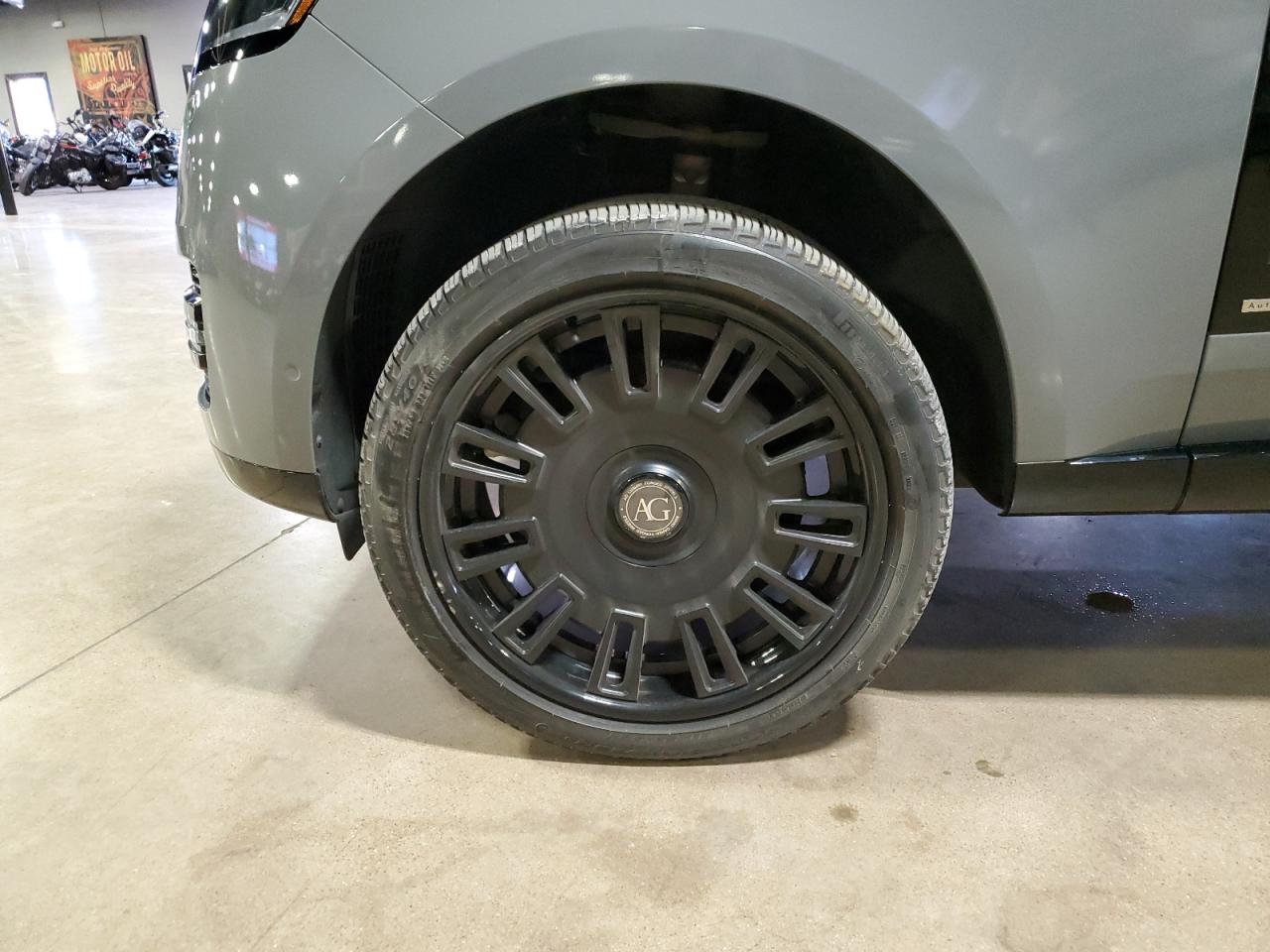 2023 Land Rover Range Rover Autobiography Two Tone vin: SALK1BE76PA036540