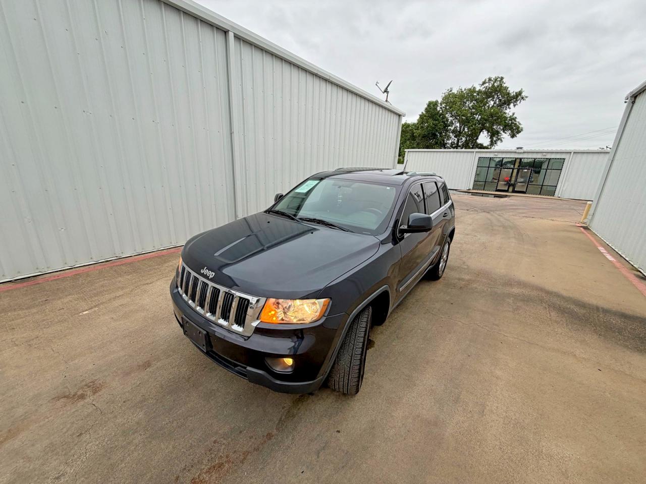 2012 Jeep Grand Cherokee Laredo Gray vin: 1C4RJEAT2CC307442