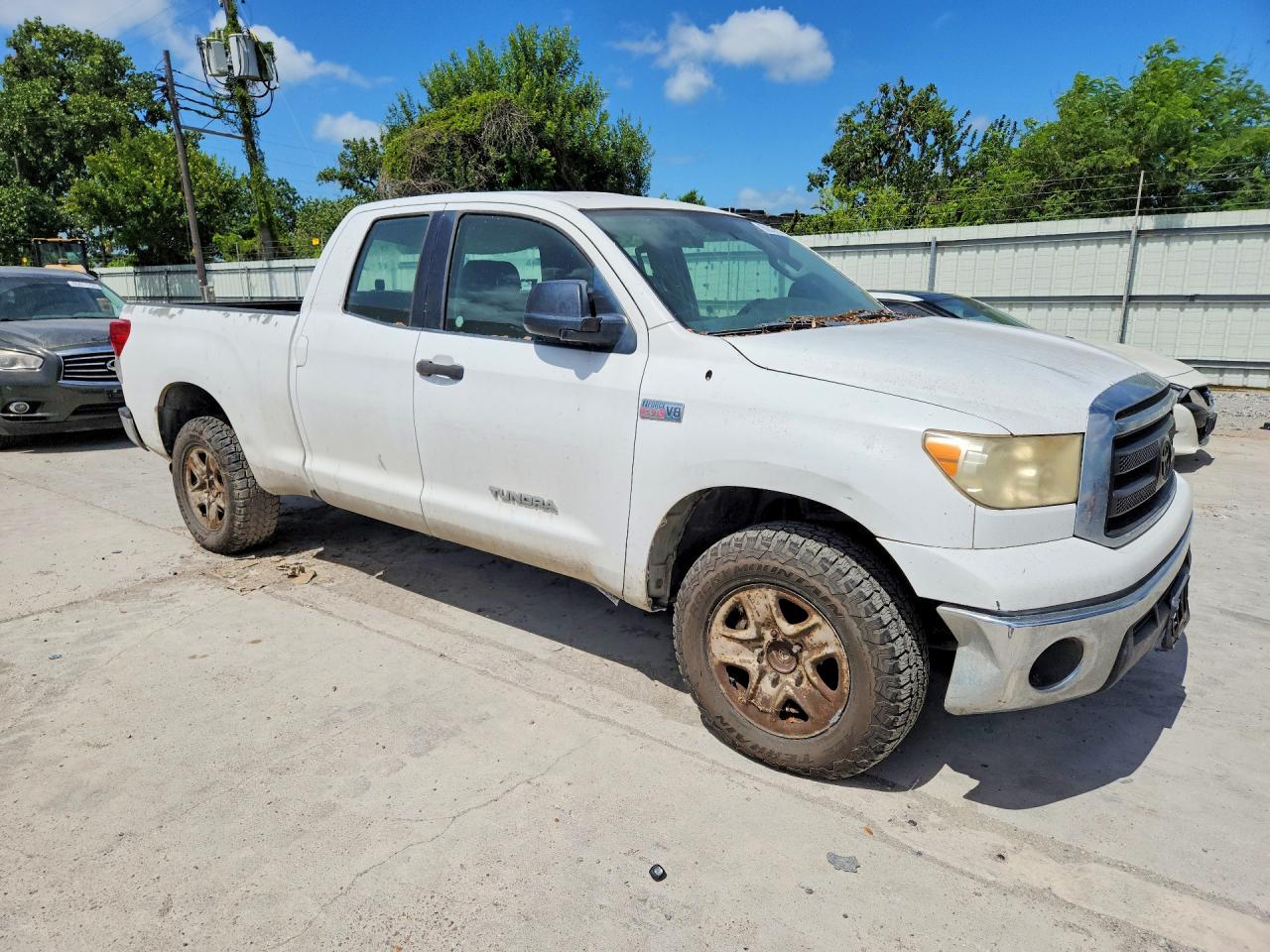 2011 Toyota Tundra Double Cab Sr5 White vin: 5TFRY5F19BX099893