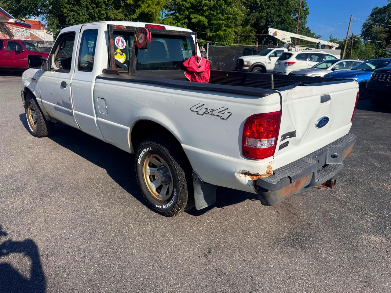 2011 Ford Ranger Super Cab Белый vin: 1FTLR1FE0BPA57563