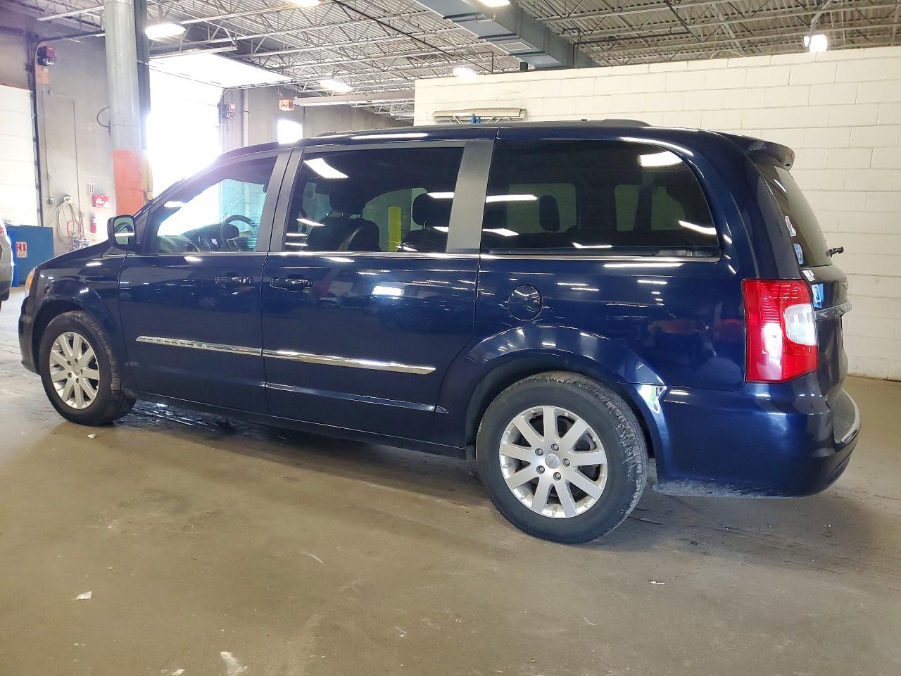 2015 Chrysler Town & Country Touring Blue vin: 2C4RC1BG8FR645153