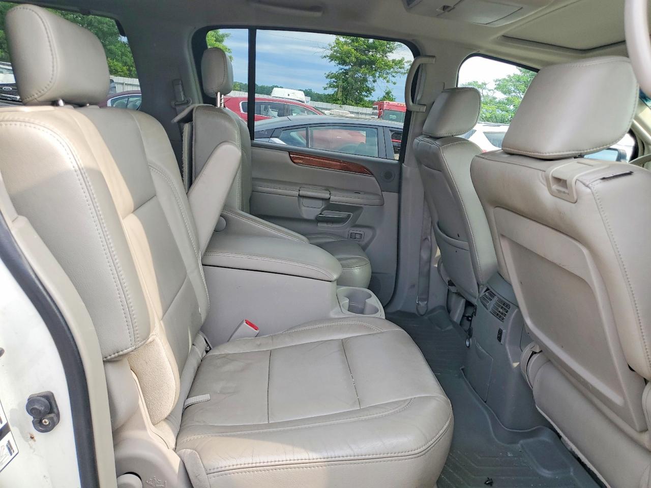 2010 Infiniti Qx56 Base White vin: 5N3ZA0NE5AN909027
