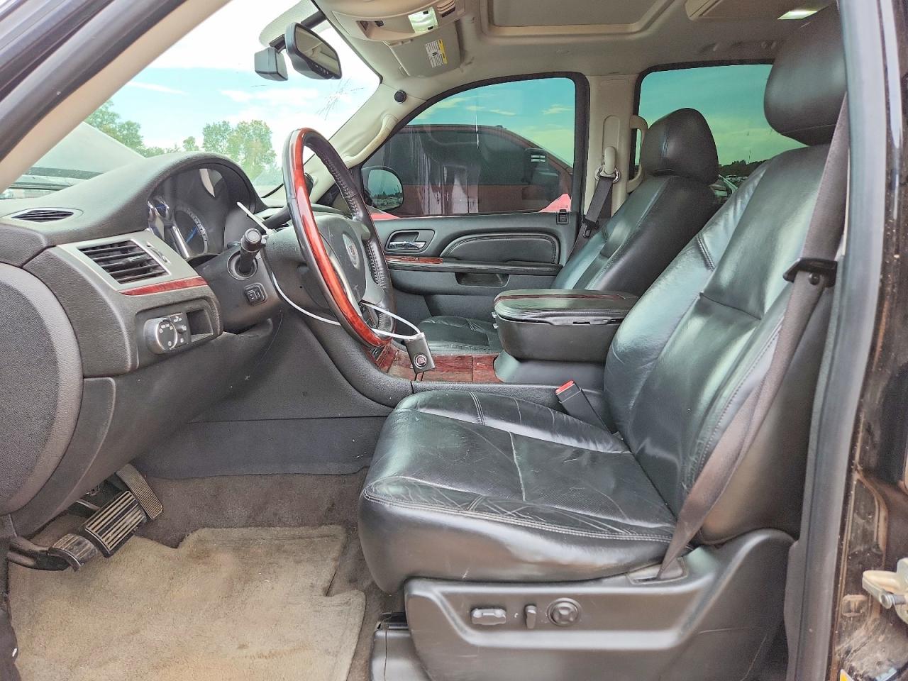 2010 Cadillac Escalade Premium Черный vin: 1GYUKCEF0AR229330