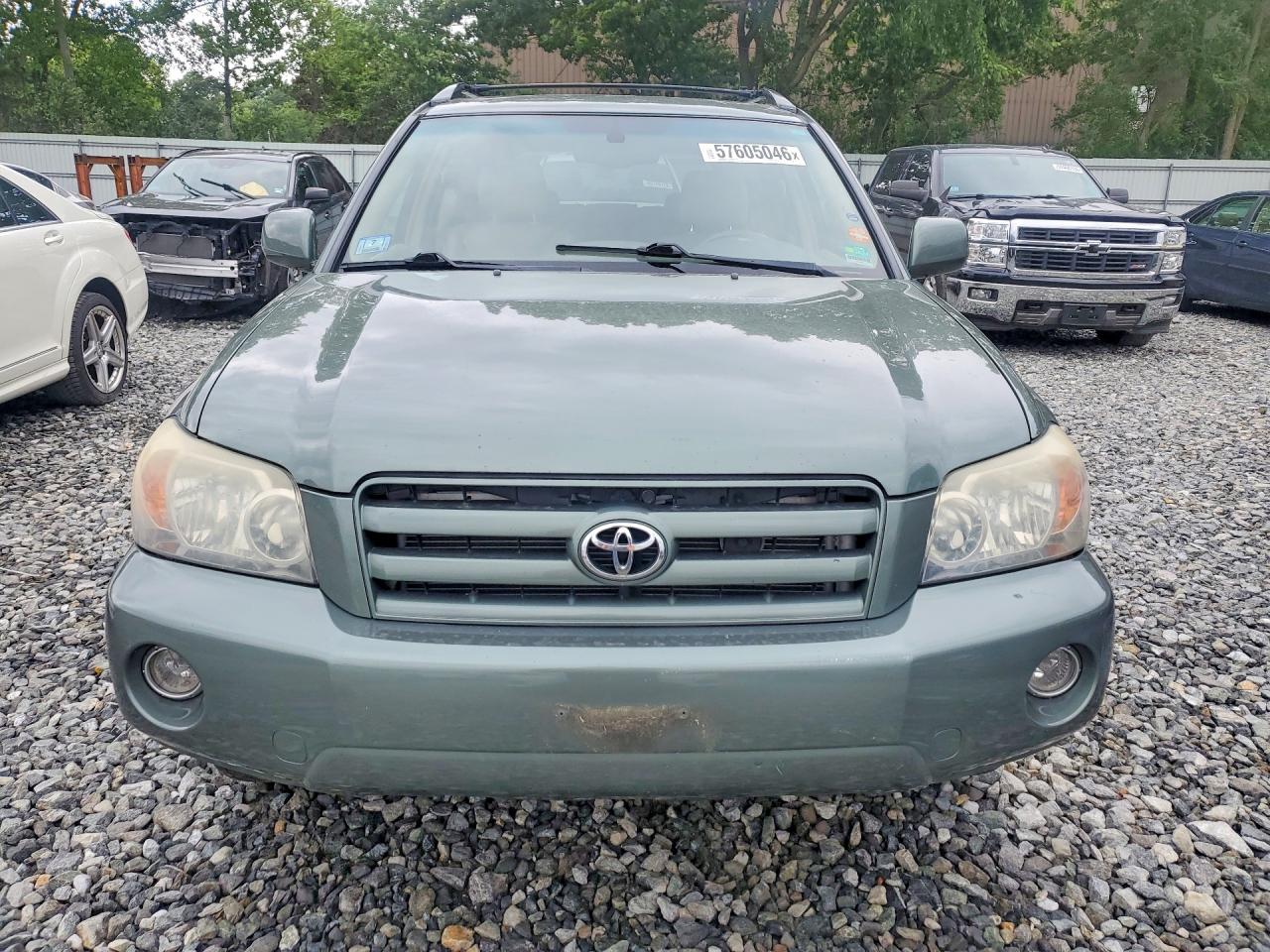 2005 Toyota Highlander Limited Green vin: JTEEP21A350111729