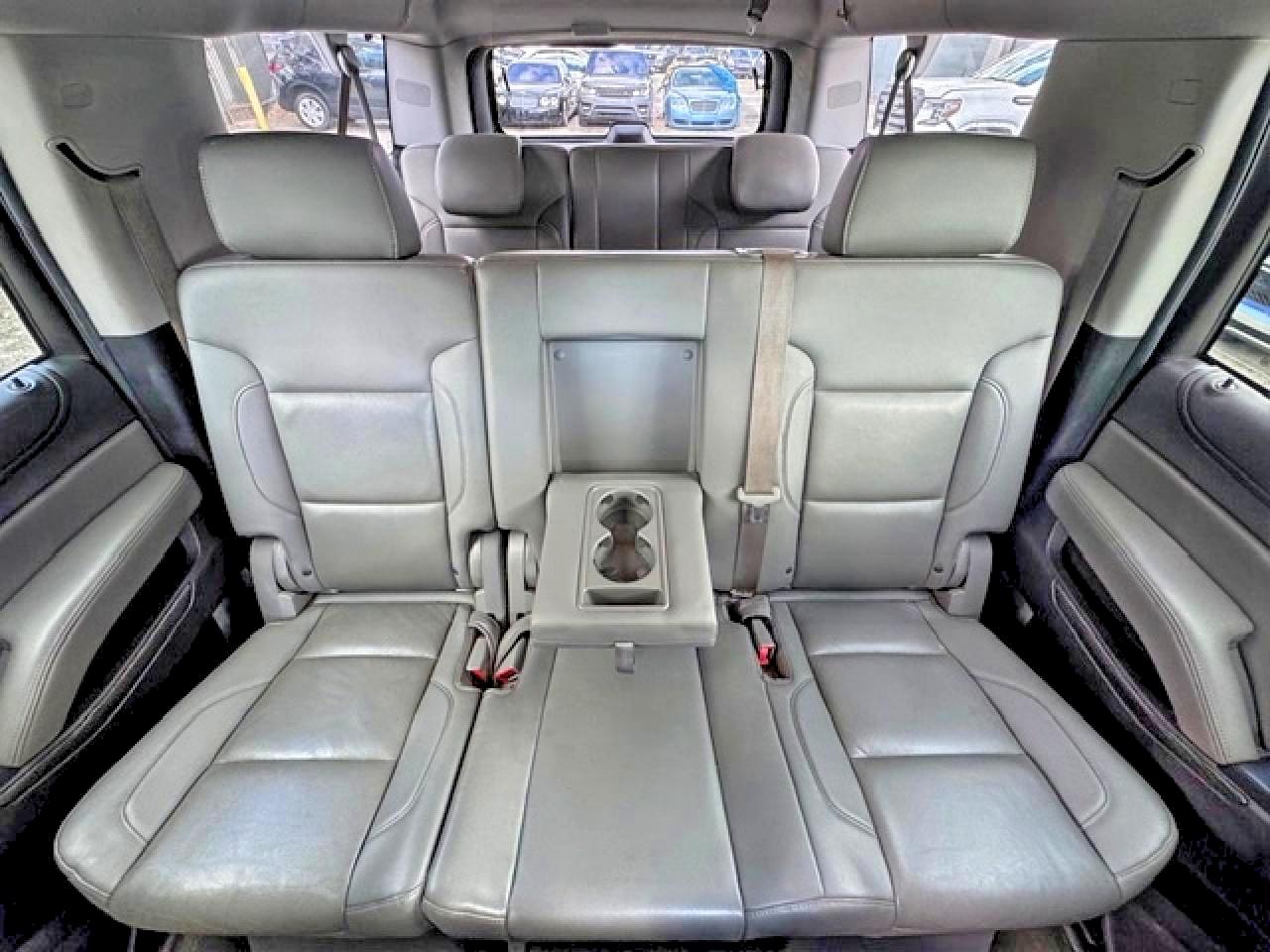 2015 Chevrolet Suburban C1500 Lt White vin: 1GNSCJKC8FR505342