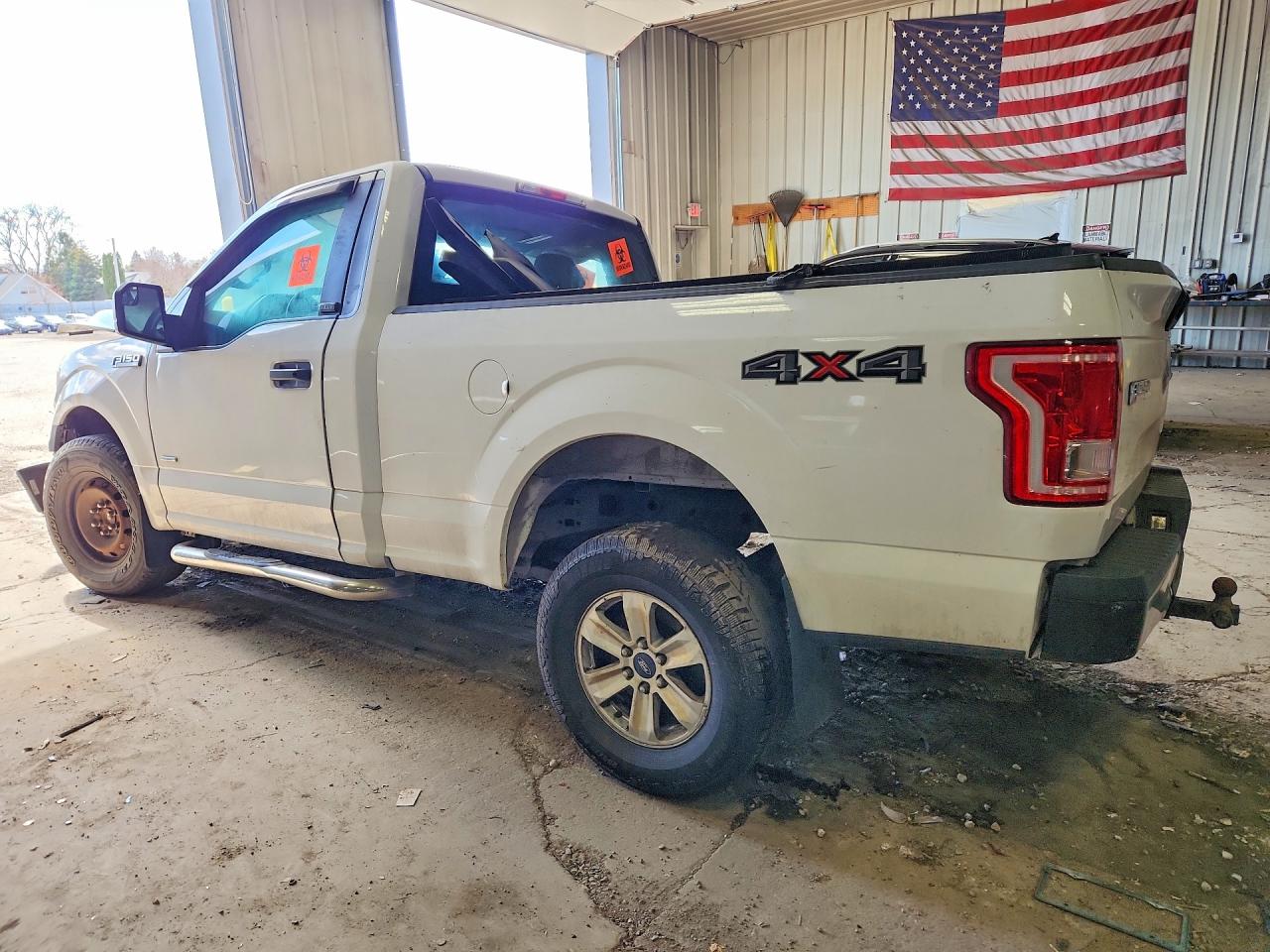 2016 Ford F150 White vin: 1FTMF1EP0GKE21985