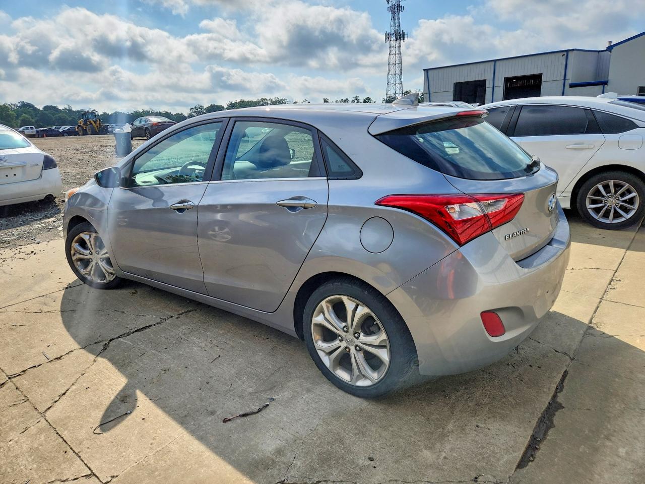 2013 Hyundai Elantra Gt Base Gray vin: KMHD35LE1DU078617