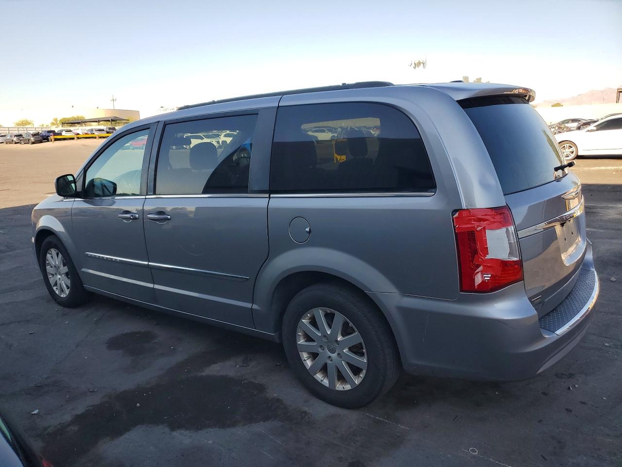 2013 Chrysler Town & Country Touring Silver vin: 2C4RC1BGXDR674277
