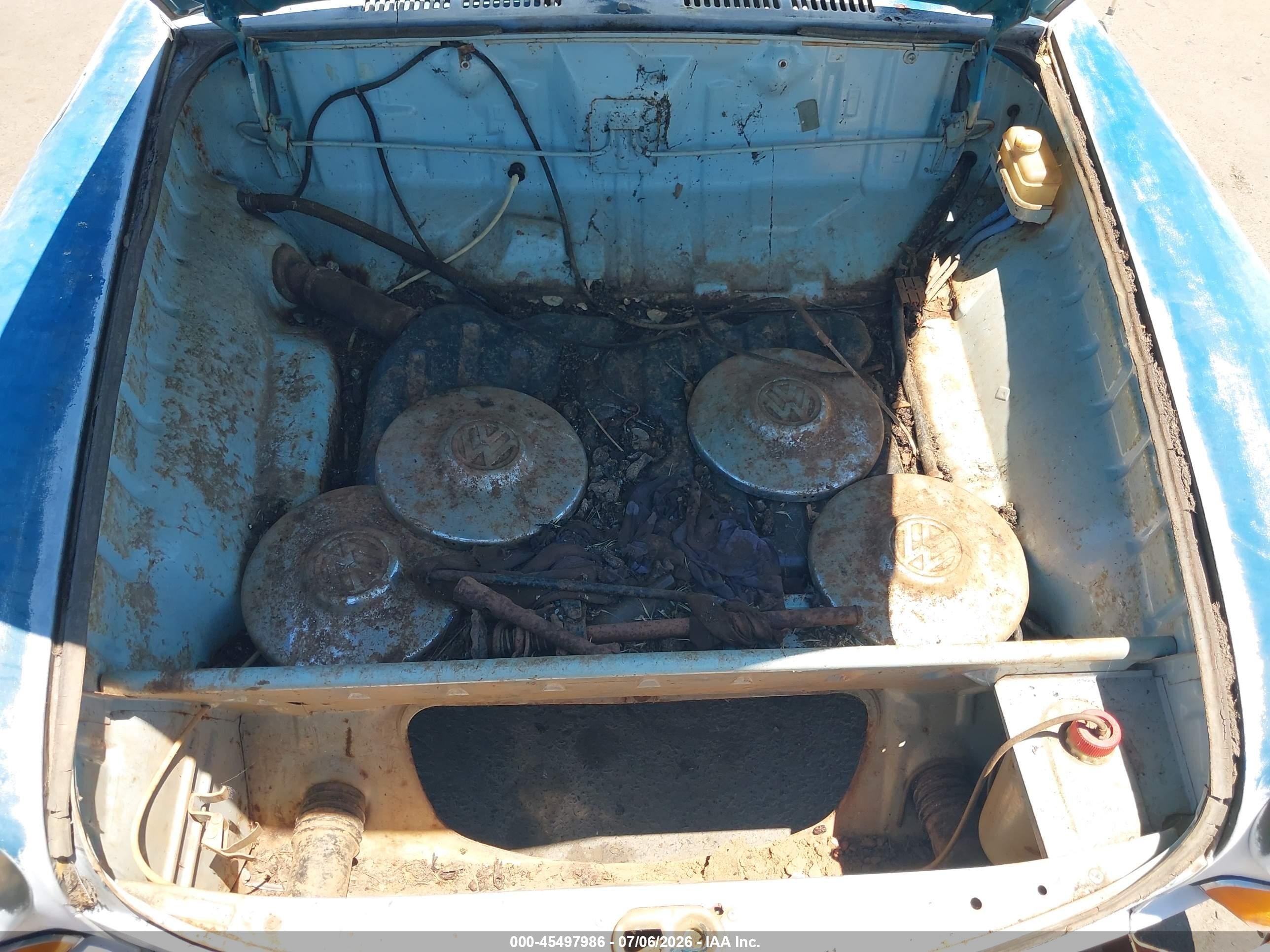 1970 Volkswagen Squareback Sedan Blue vin: 3602246074