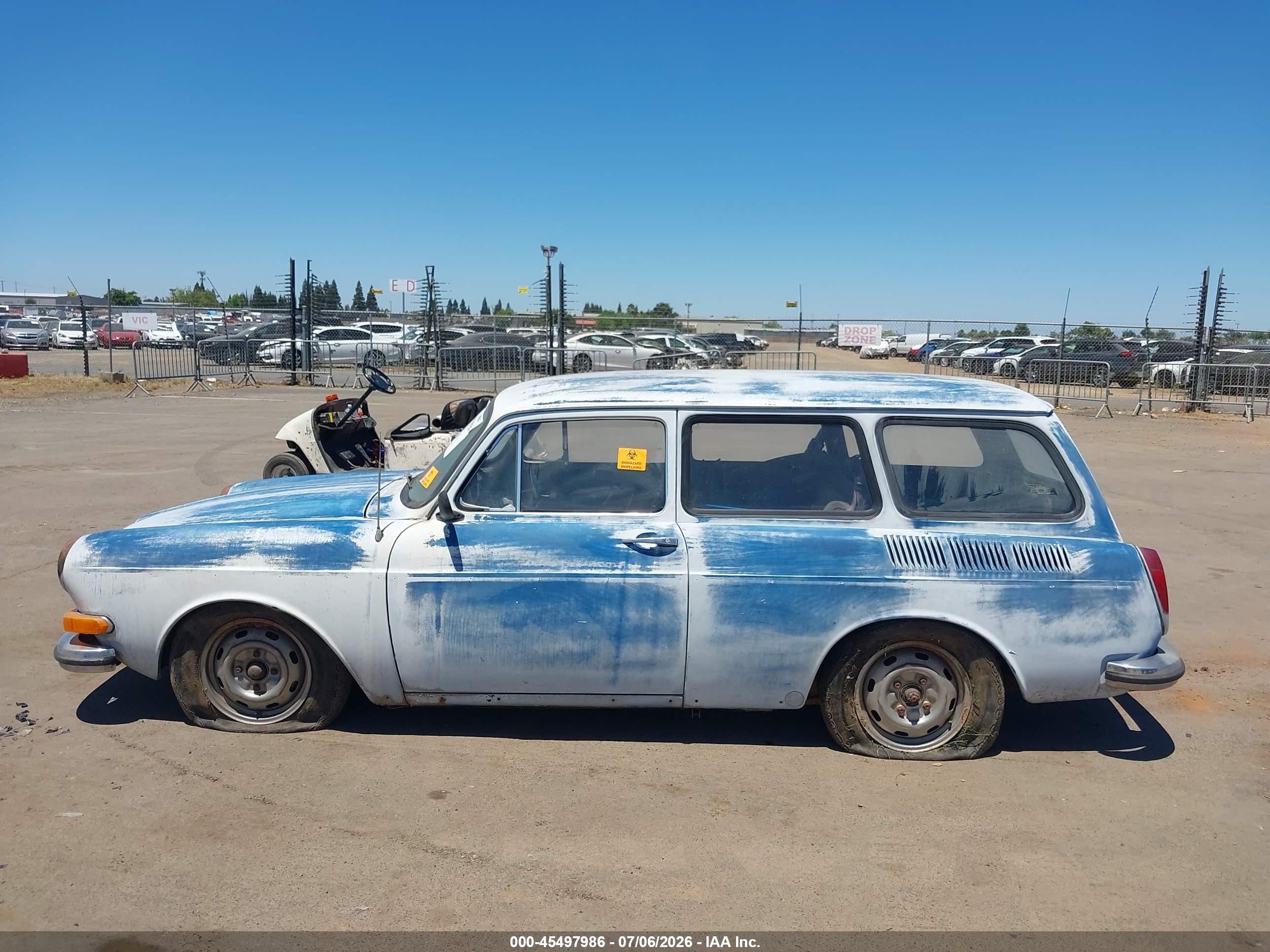 1970 Volkswagen Squareback Sedan Blue vin: 3602246074