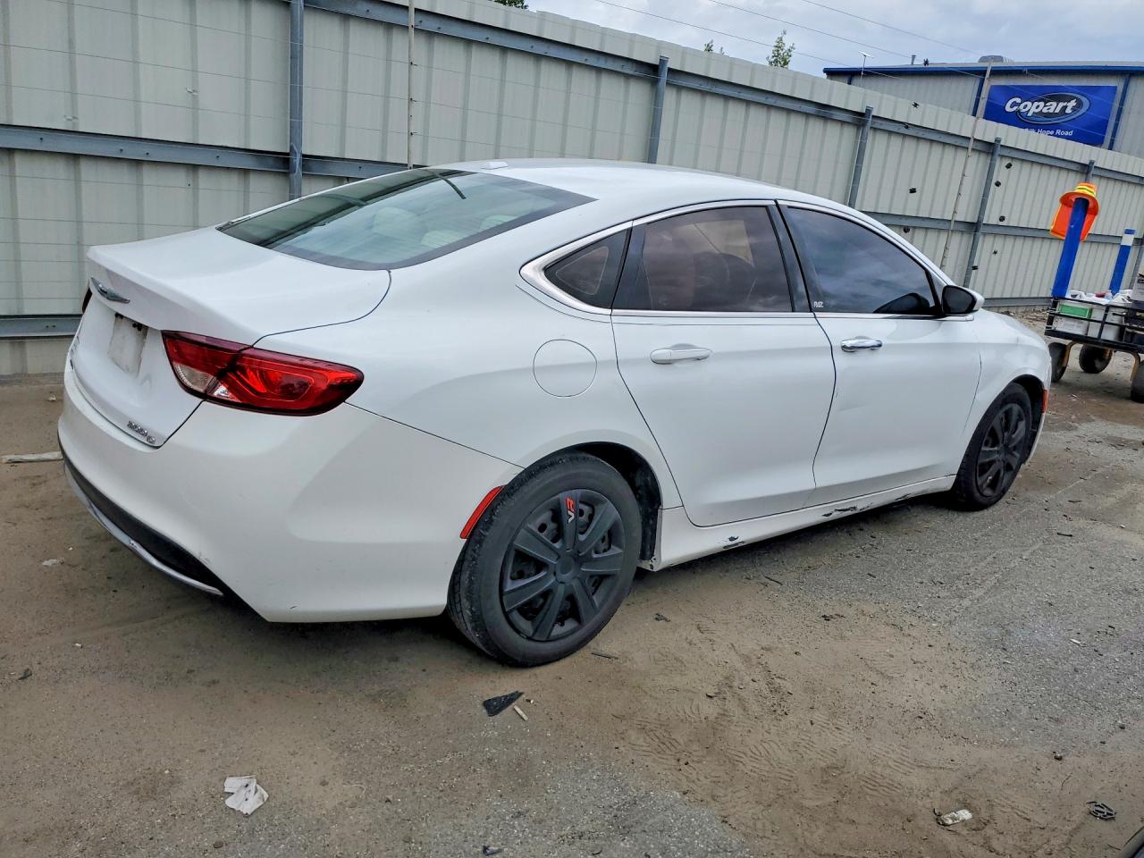 2015 Chrysler 200 C White vin: 1C3CCCCB2FN629181