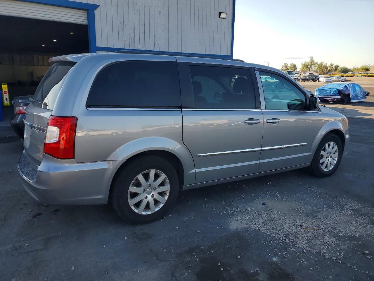 2013 Chrysler Town & Country Touring Silver vin: 2C4RC1BGXDR674277