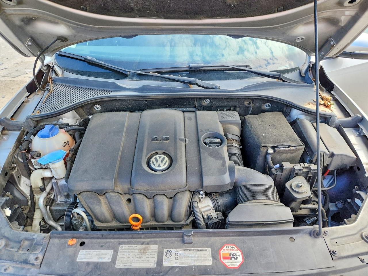2012 Volkswagen Passat S Серебряный vin: 1VWAP7A39CC065009