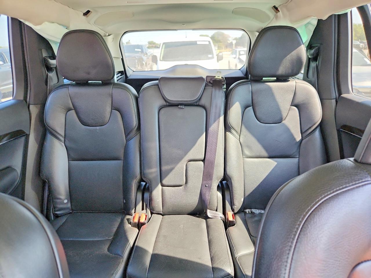 2018 Volvo Xc90 T5 Серебряный vin: YV4102XK0J1196876
