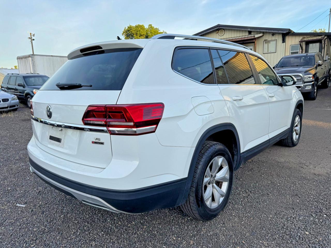 2018 Volkswagen Atlas Se White vin: 1V2KR2CA3JC572144