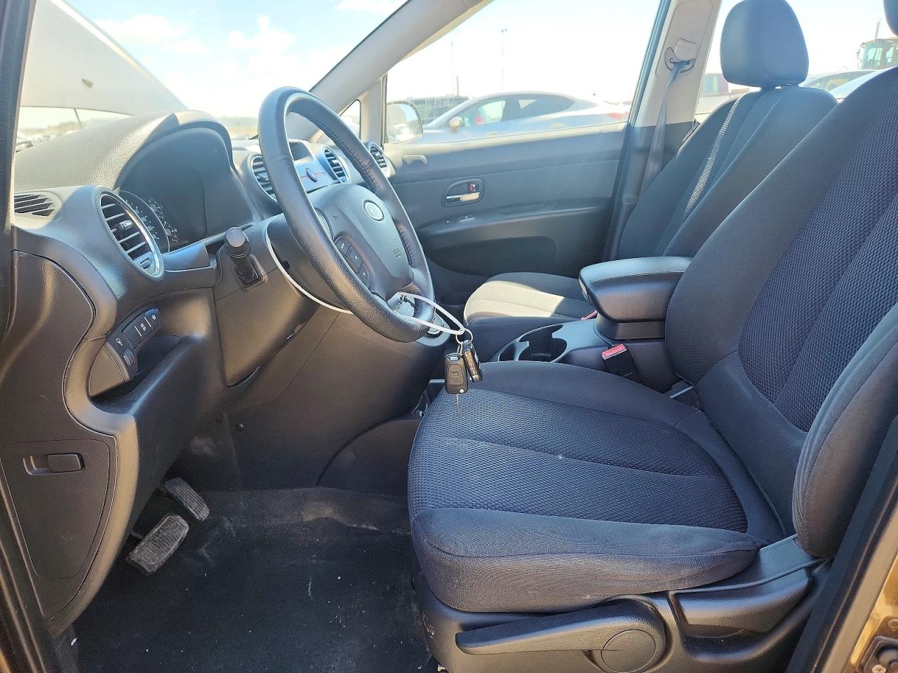 2012 Kia Rondo Brown vin: KNAHH8A88C7412318