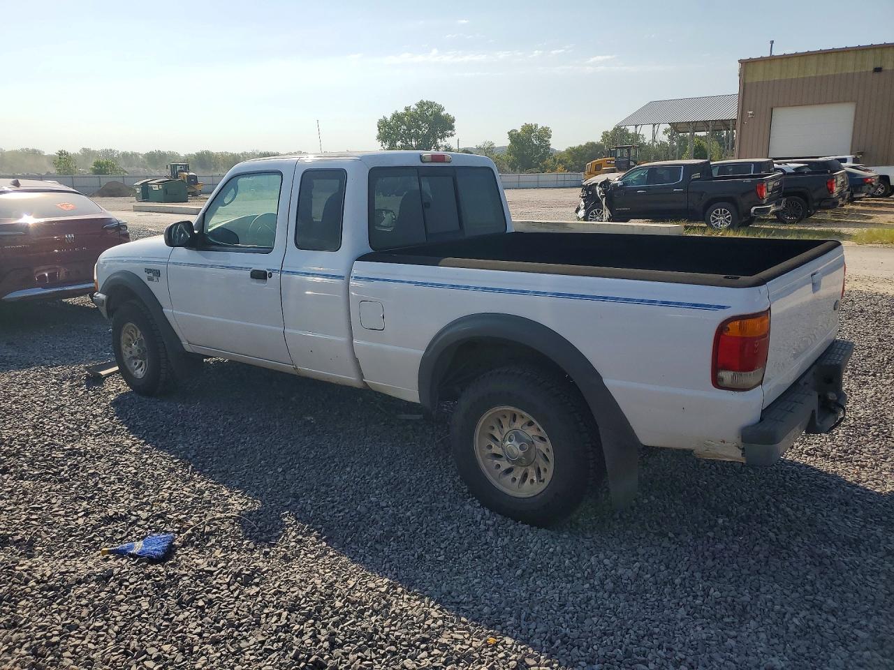 1998 Ford Ranger Super Cab Белый vin: 1FTZR15X8WPA20845