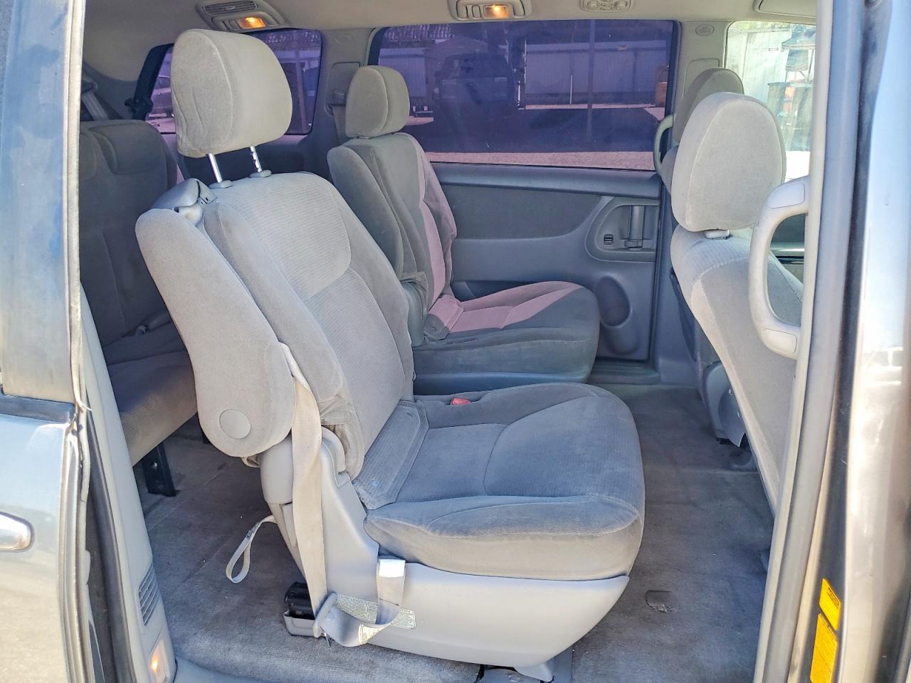 2005 Toyota Sienna Le 7 Passenger Серый vin: 5TDZA23C95S231327