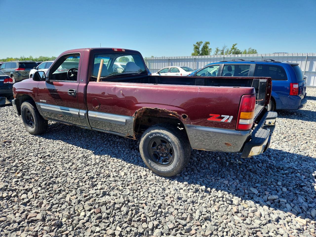 2000 Chevrolet Silverado K1500 Red vin: 1GCEK14T6YZ151992