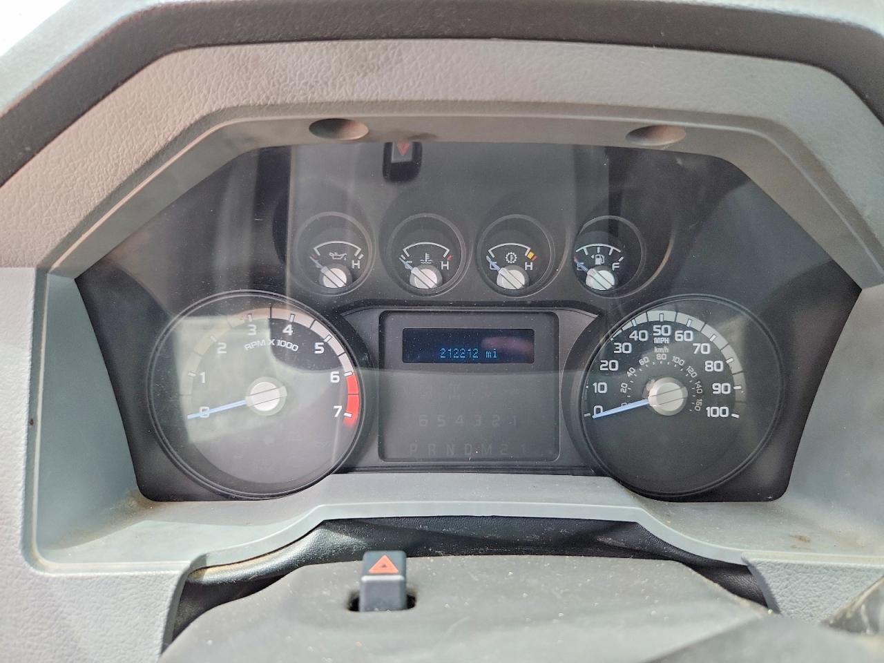 2014 Ford F250 Super Duty White vin: 1FTBF2A66EEA30362