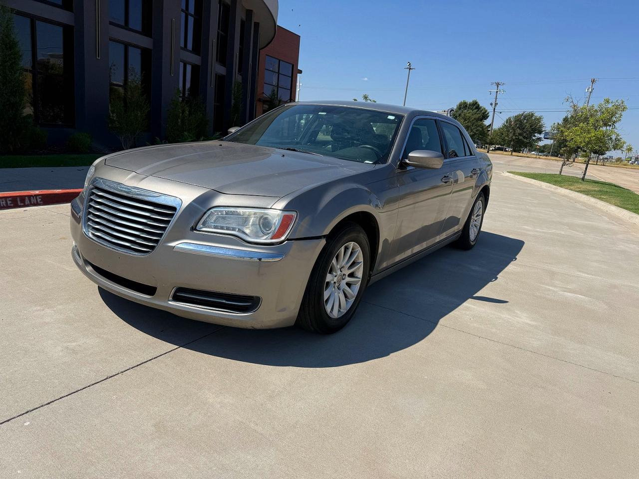 2014 Chrysler 300 Silver vin: 2C3CCAAG6EH190173