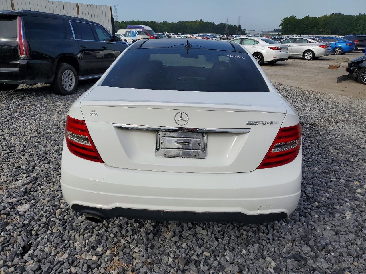 2013 Mercedes-benz C 250 White vin: WDDGJ4HB3DF956395