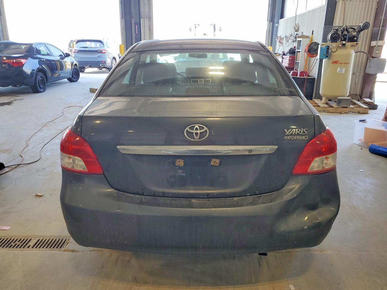 2012 Toyota Yaris Fleet Синий vin: JTDBT4K30C1421164