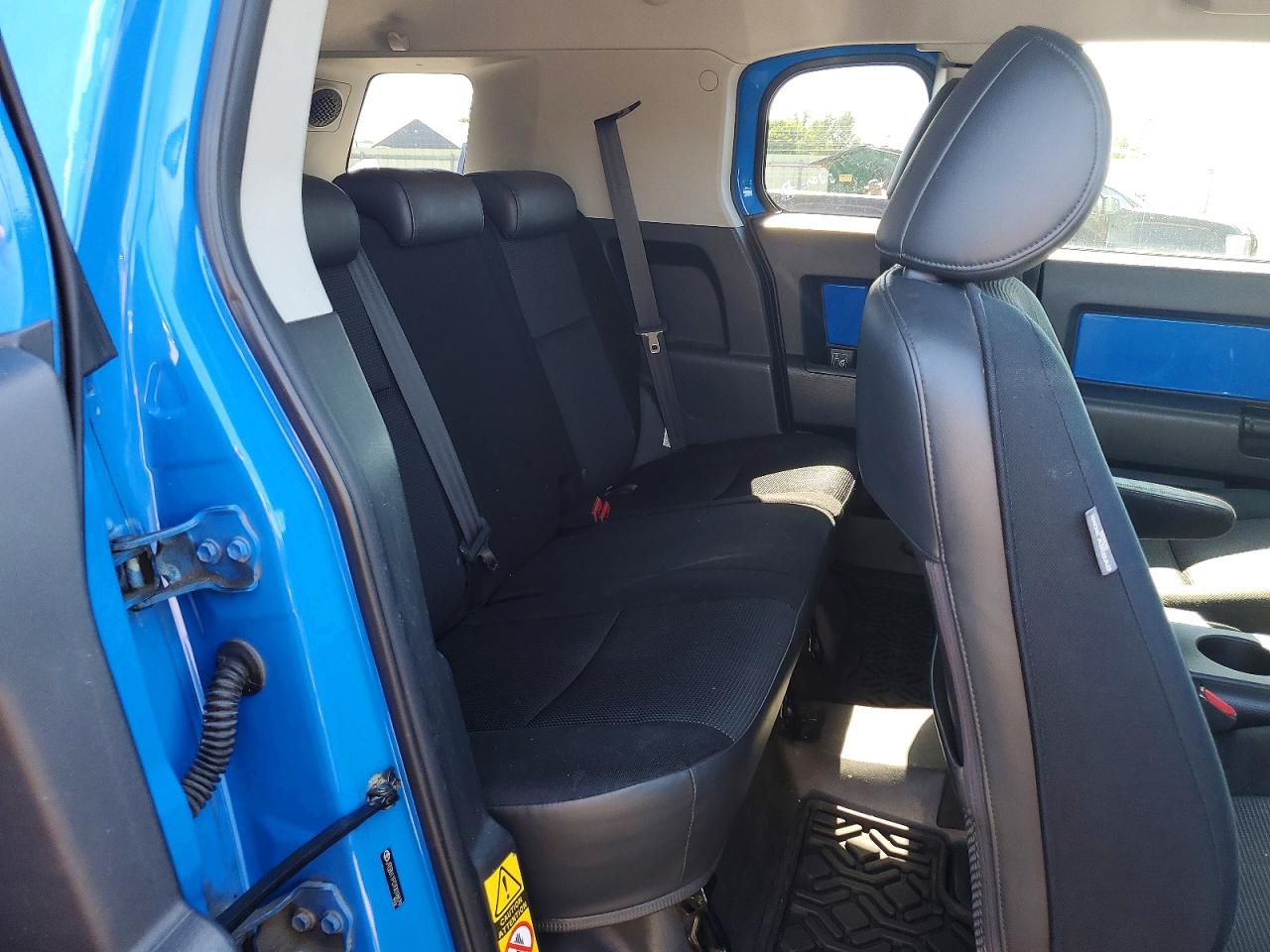 2007 Toyota Fj Cruiser Base Blue vin: JTEBU11F070018879