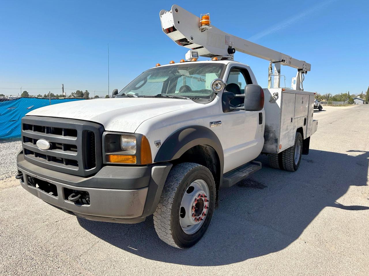 2006 Ford F450 Super Duty White vin: 1FDXF46Y36ED64938